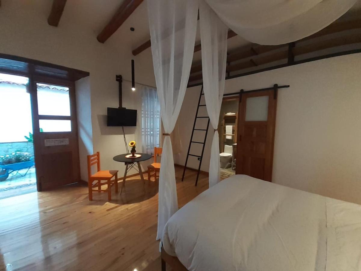 Hostal Suite Le Fabrique Куенка Екстер'єр фото