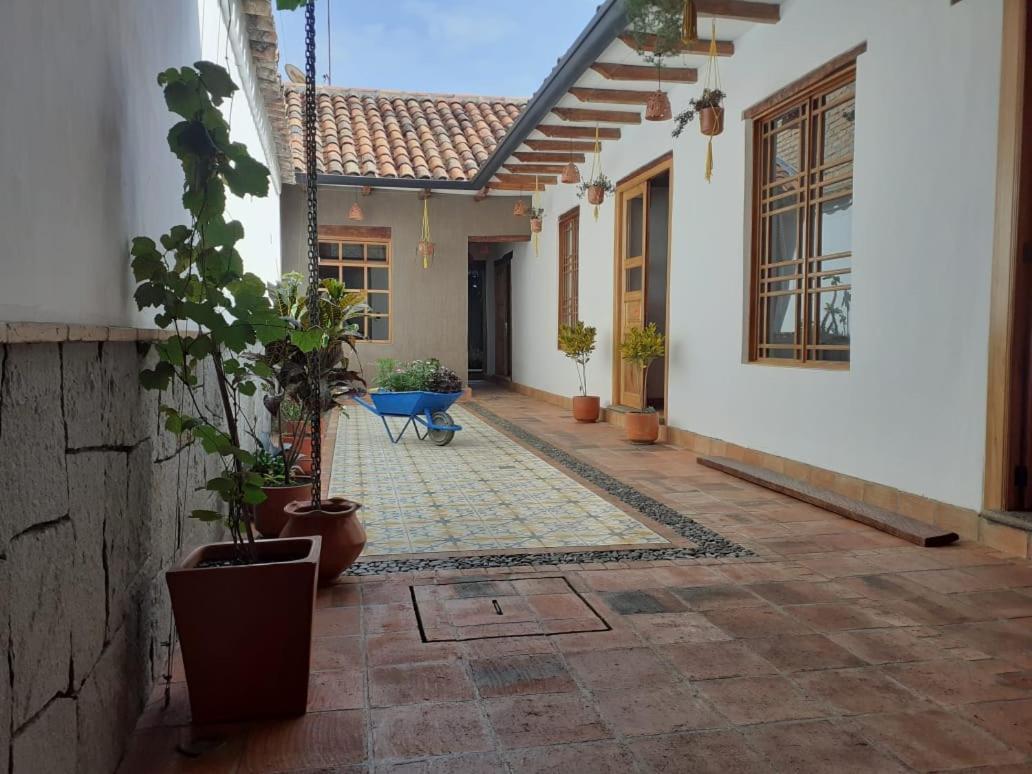 Hostal Suite Le Fabrique Куенка Екстер'єр фото