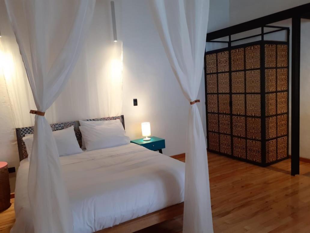 Hostal Suite Le Fabrique Куенка Екстер'єр фото