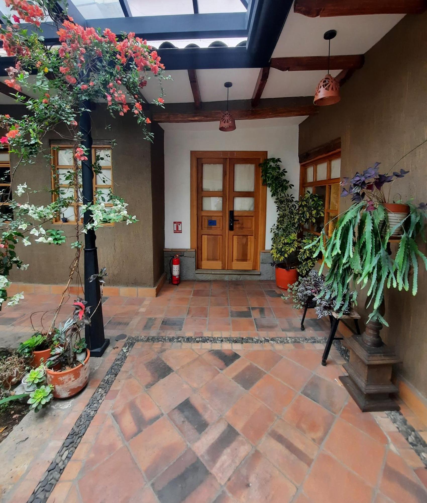 Hostal Suite Le Fabrique Куенка Екстер'єр фото